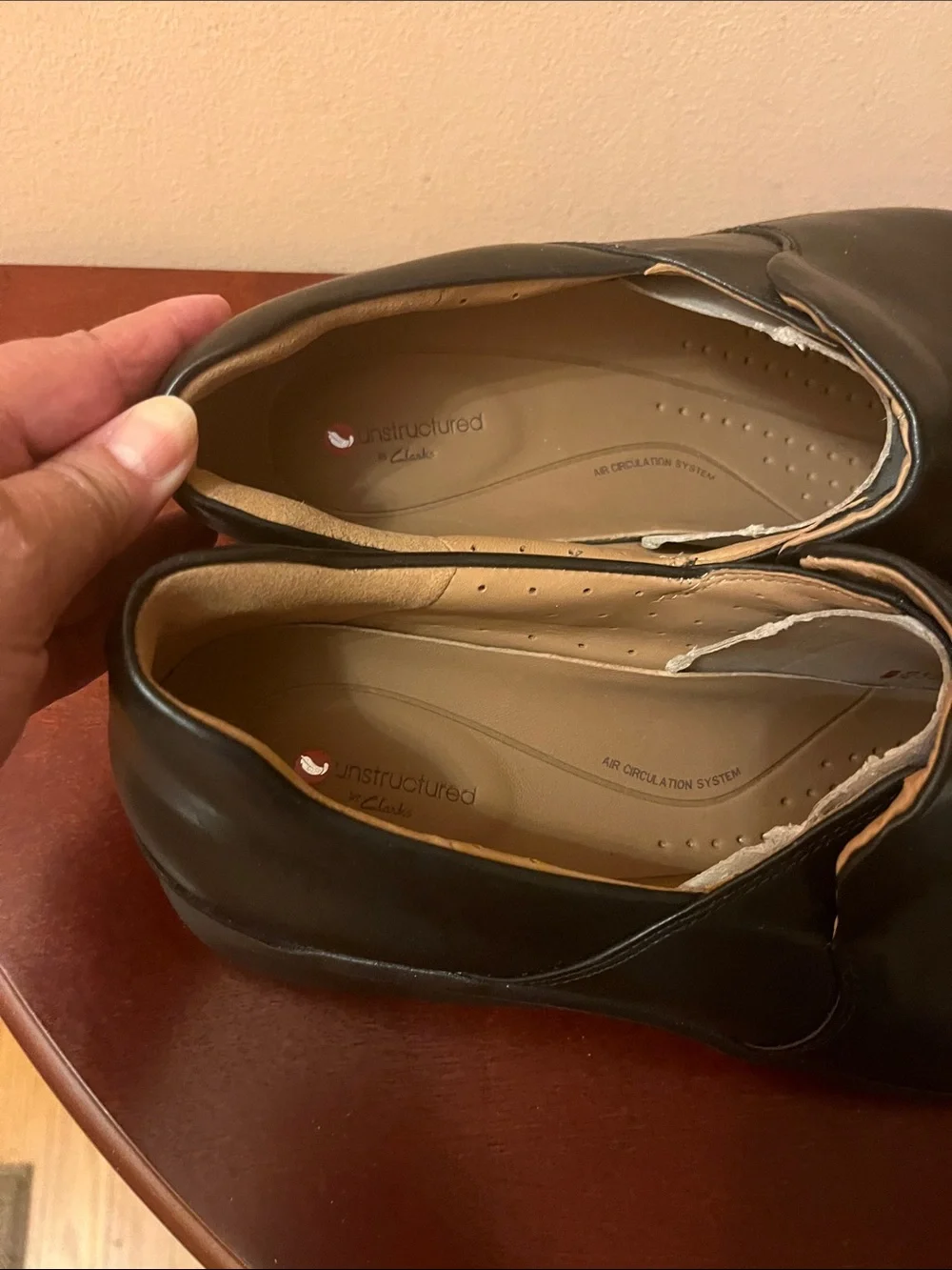 Clarks minimal black